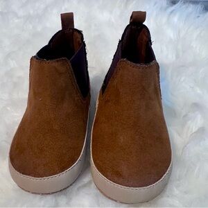 Unisex Faux-Suede Chelsea Baby Shoes Booties | Old Navy Size 6-12m